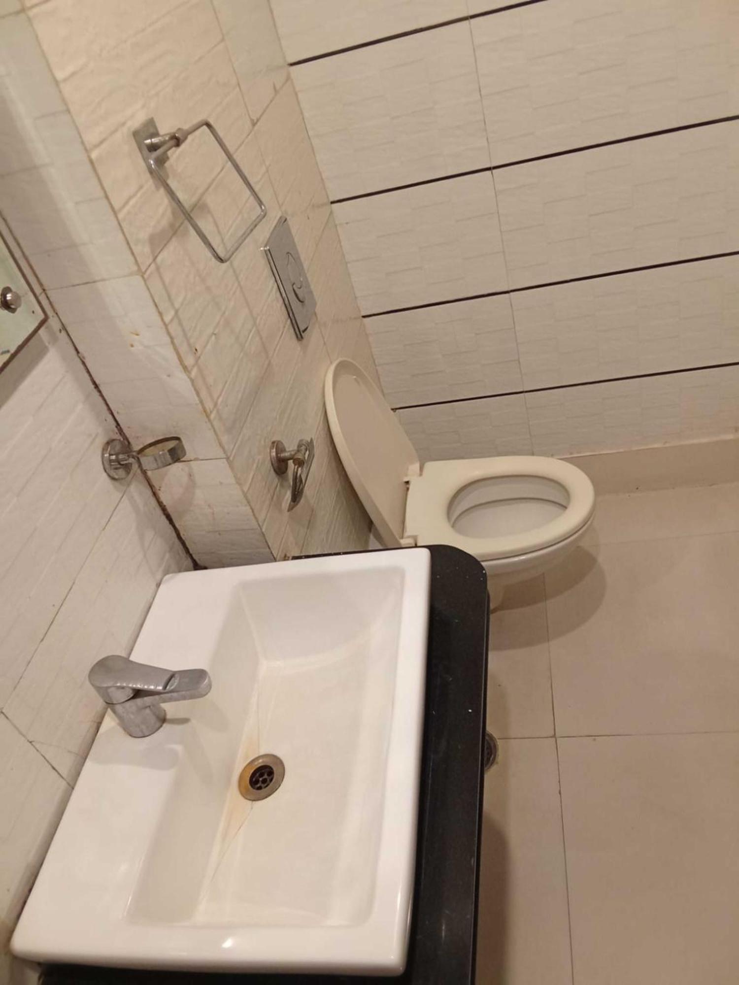 Paschim Vihar Hotel Delhi  Bagian luar foto