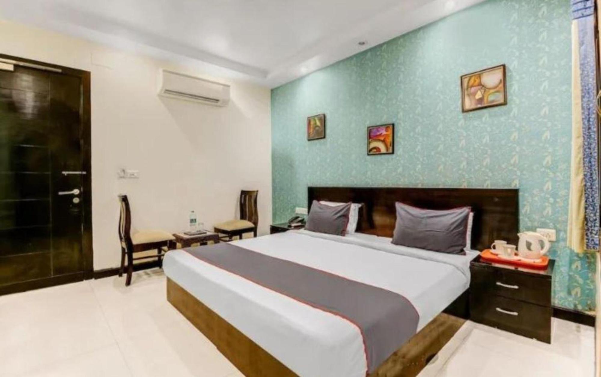 Paschim Vihar Hotel Delhi  Bagian luar foto
