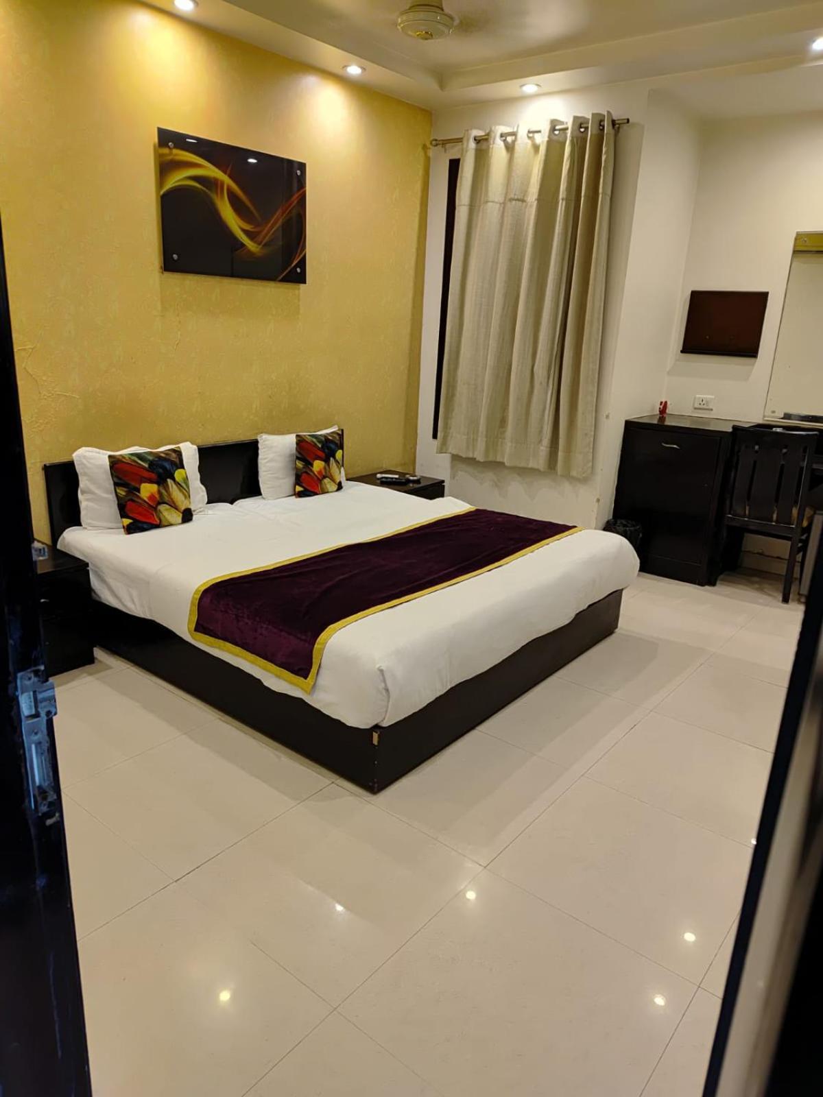 Paschim Vihar Hotel Delhi  Bagian luar foto
