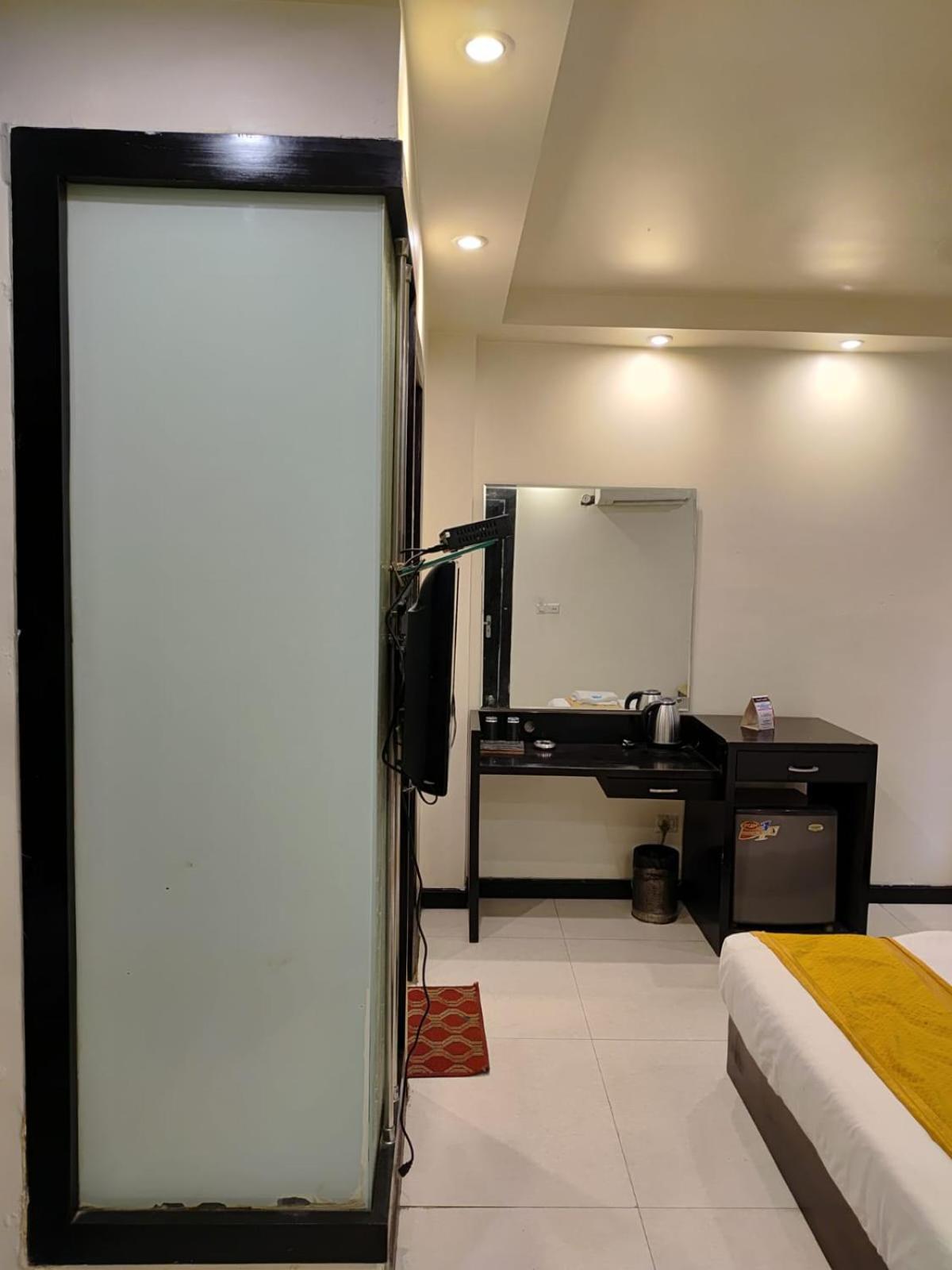 Paschim Vihar Hotel Delhi  Bagian luar foto