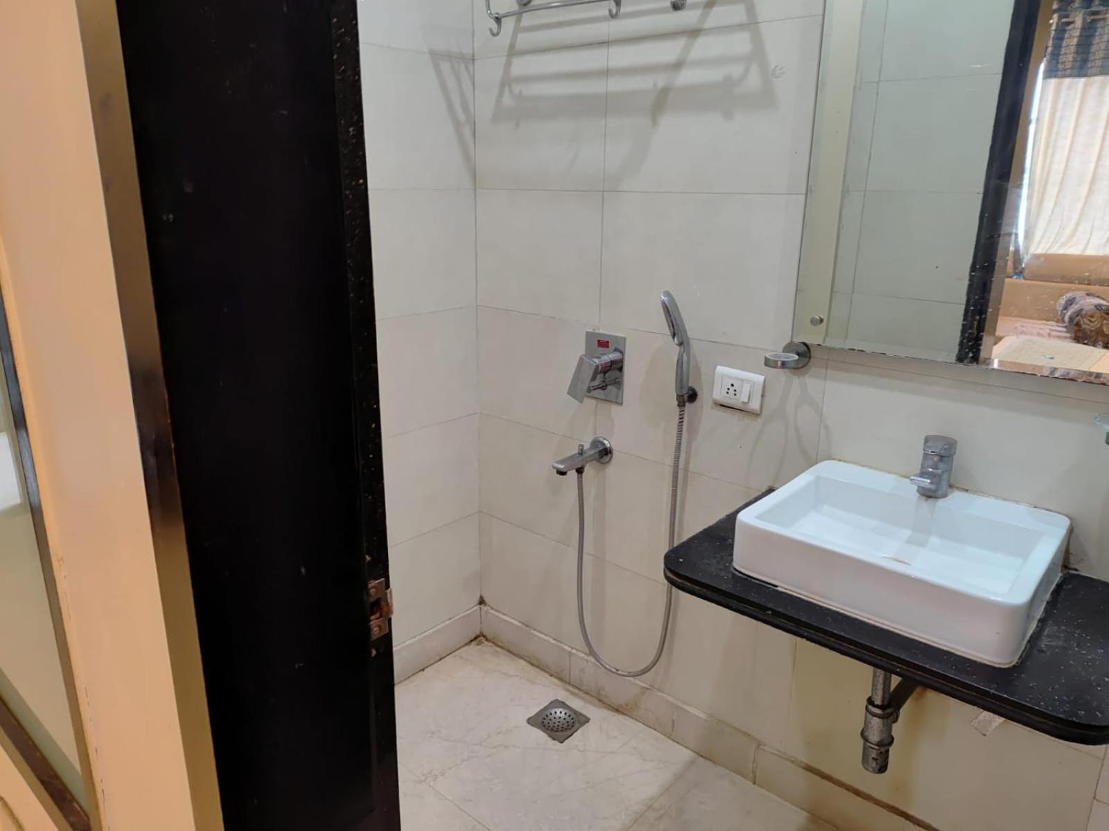 Paschim Vihar Hotel Delhi  Bagian luar foto