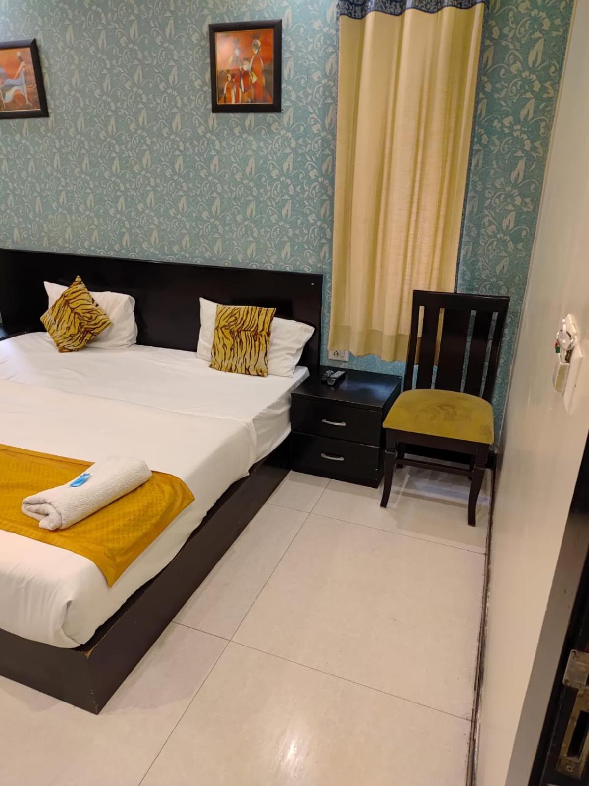 Paschim Vihar Hotel Delhi  Bagian luar foto