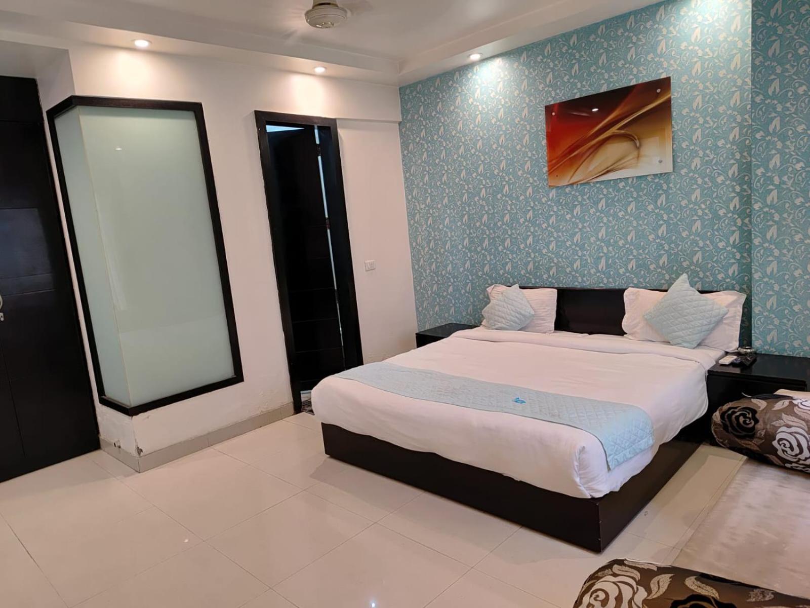 Paschim Vihar Hotel Delhi  Bagian luar foto